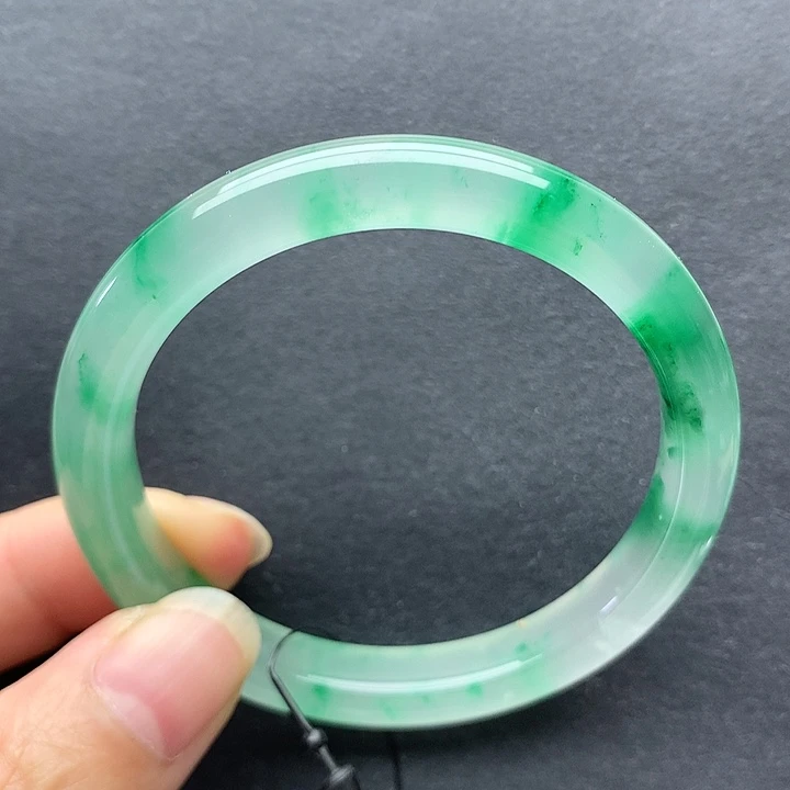 石英质玉未镶嵌手镯