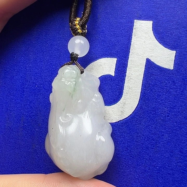 石英质玉（金丝玉）未镶嵌颈饰