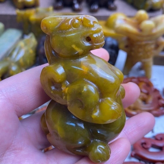 蛇纹石玉未镶嵌颈饰78