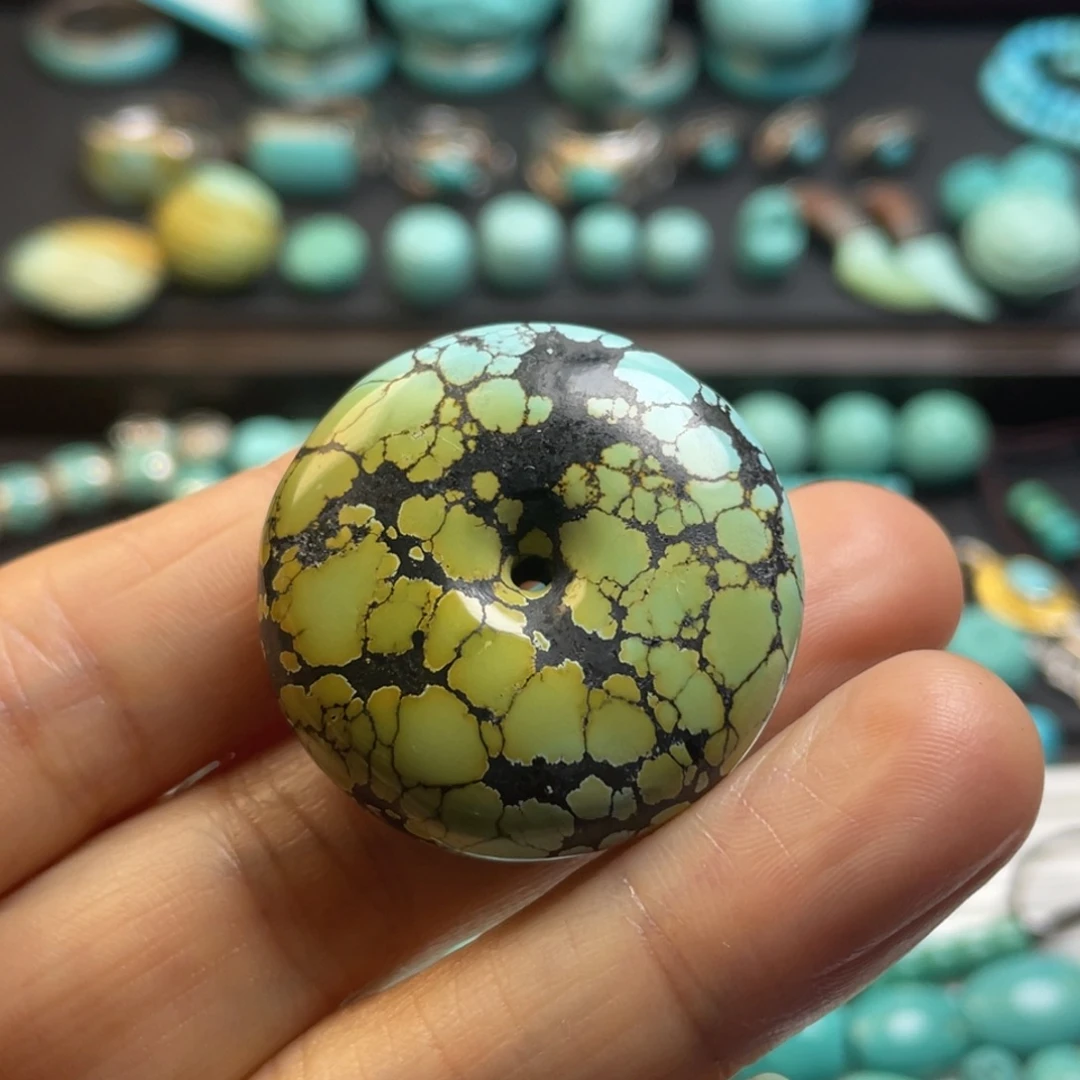 绿松石未镶嵌颈饰