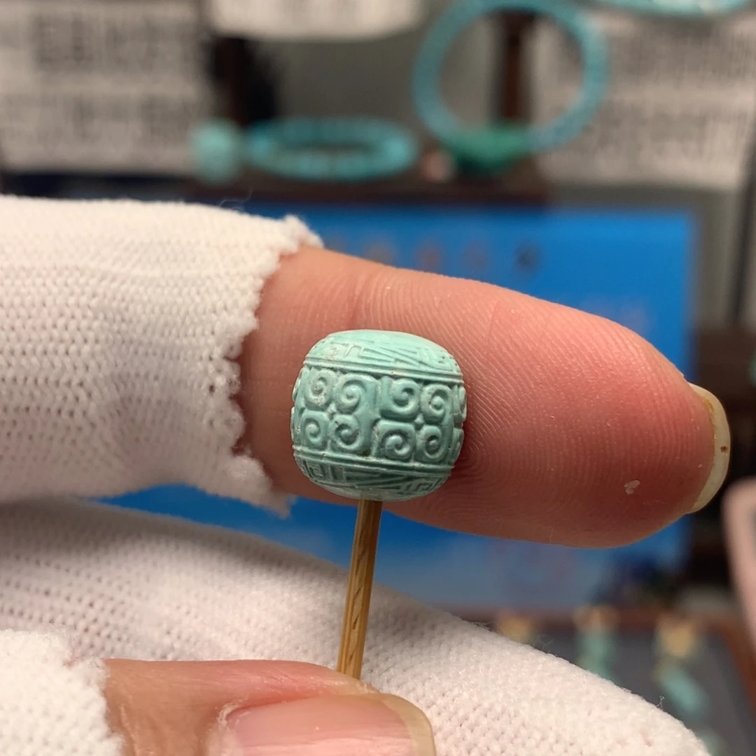 绿松石未镶嵌挂件