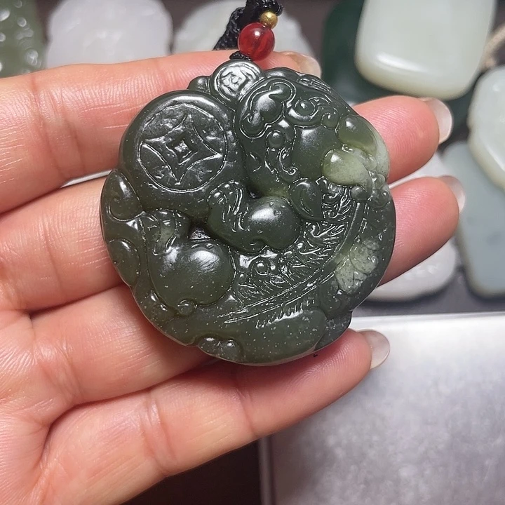 和田玉未镶嵌颈饰