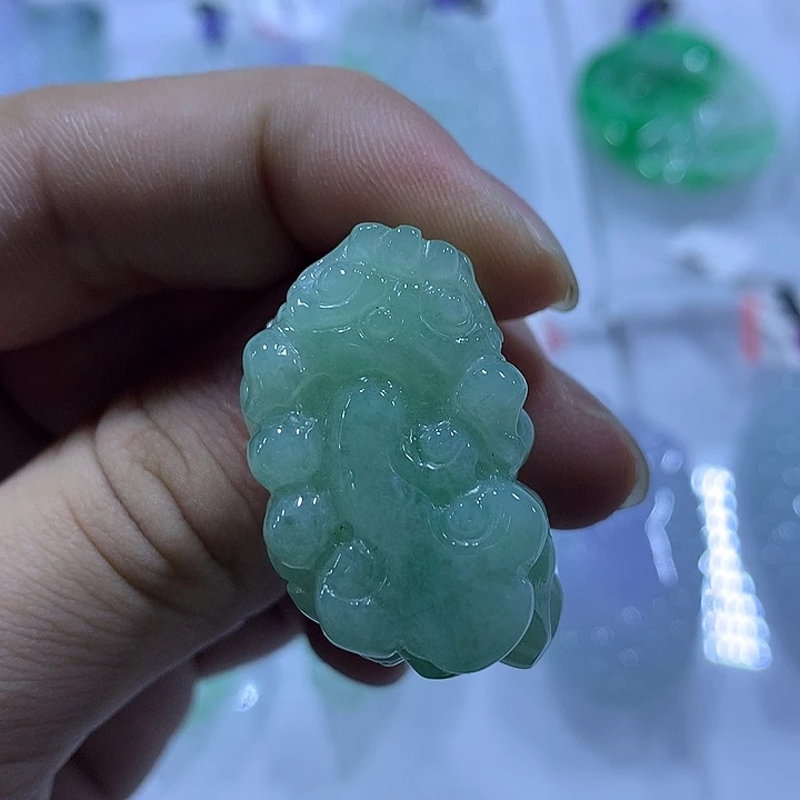 翡翠未镶嵌颈饰天然翡翠A货吊坠