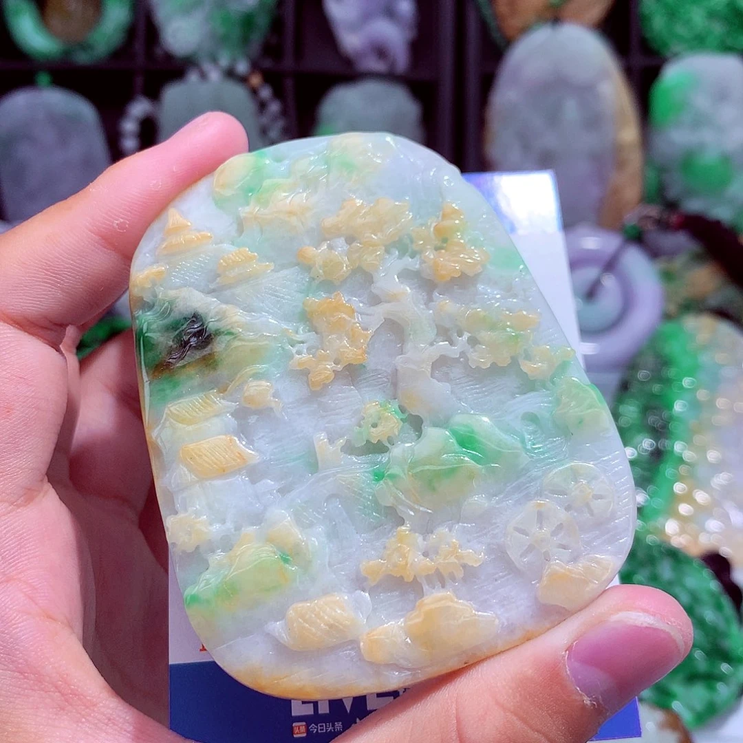 颈饰未镶嵌翡翠天然