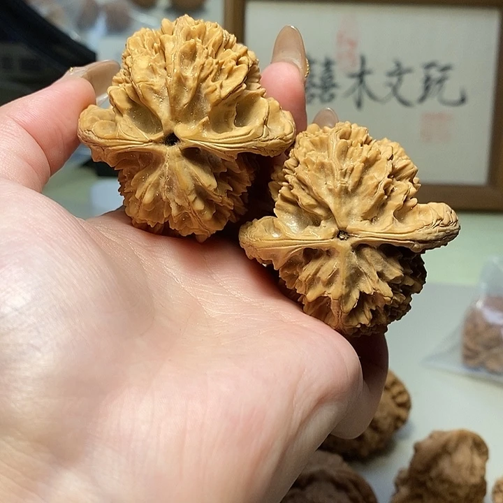文玩核桃吊坠52大刺