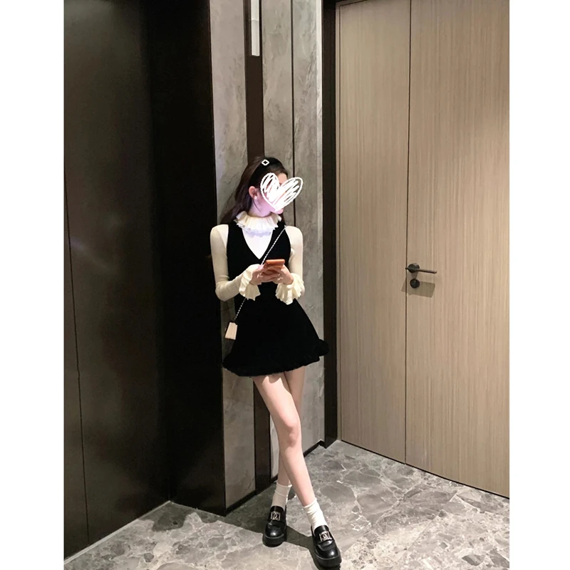 「极简小黑裙」秋季时尚气质百搭设计感连衣裙修身荷叶边上衣套装