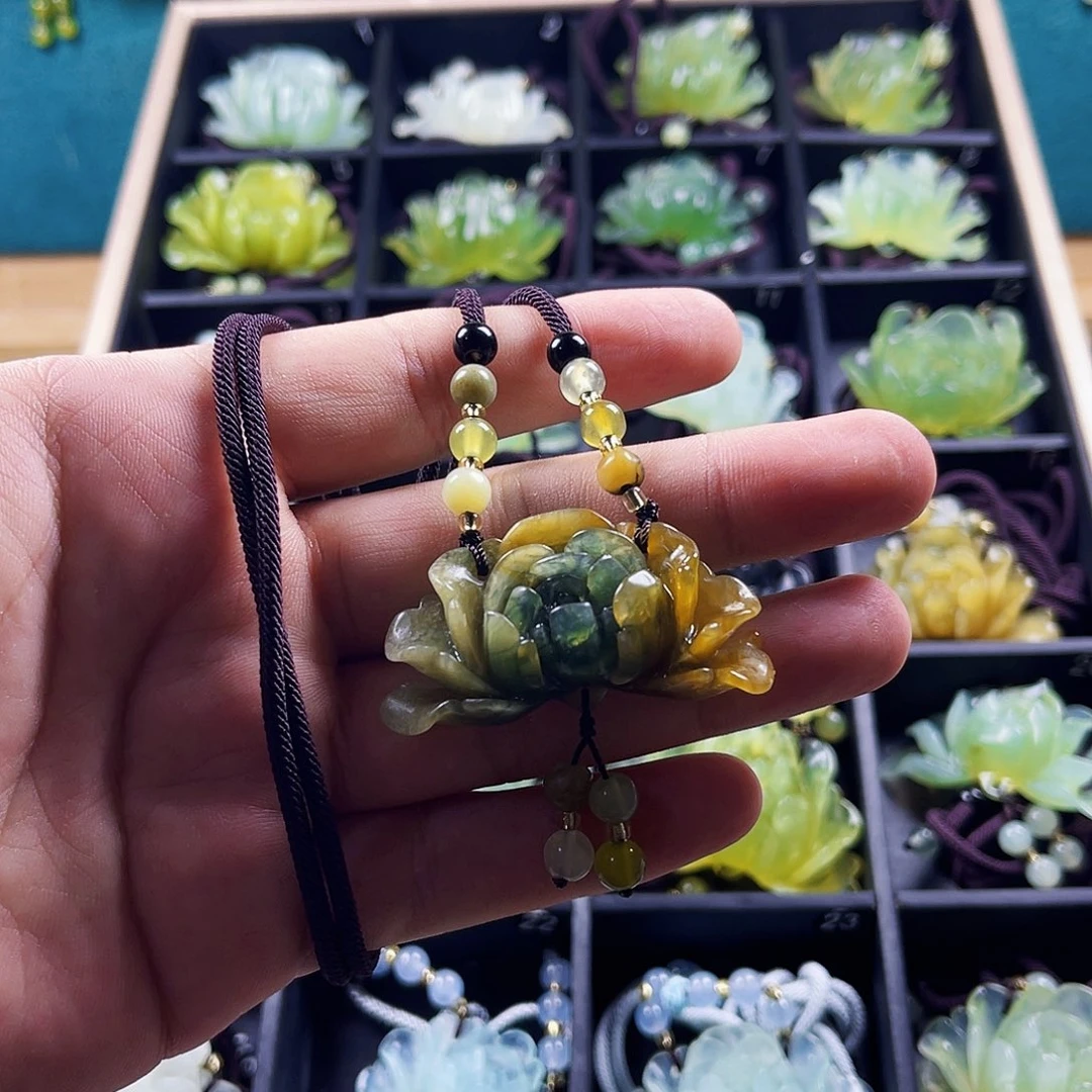 未镶嵌蛇纹石玉颈饰