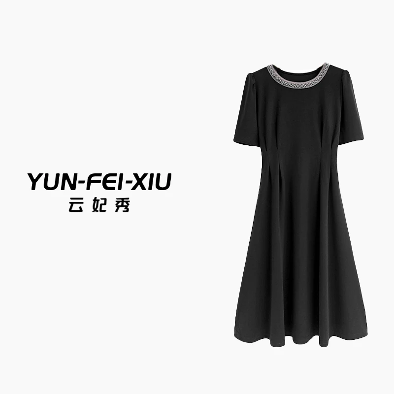 云妃秀大码女装连衣裙休闲时尚胖妹妹宽松显瘦百搭减龄夏季77038