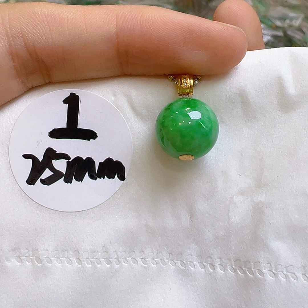 翡翠18K金镶嵌颈饰翡翠