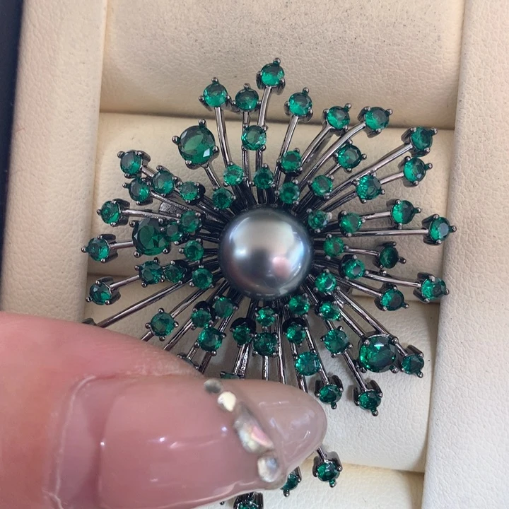 未镶嵌胸饰海水珍珠