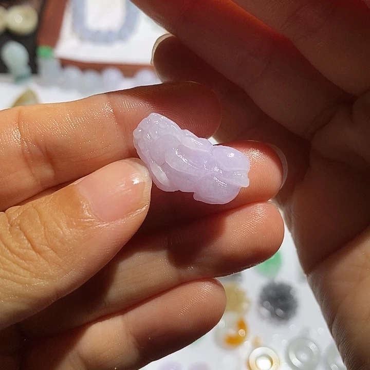 定制翡翠未镶嵌貔貅