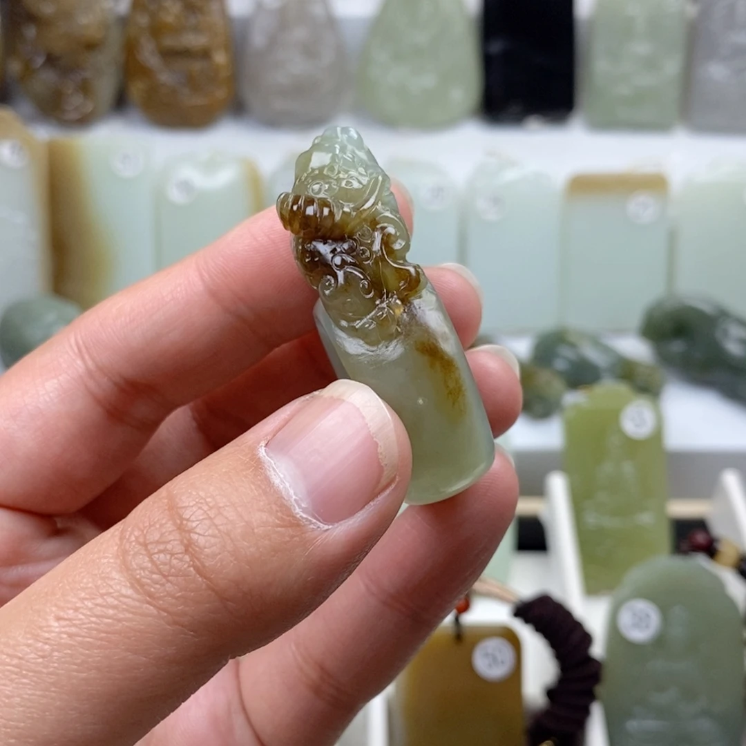 和田玉（糖玉）颈饰未镶嵌