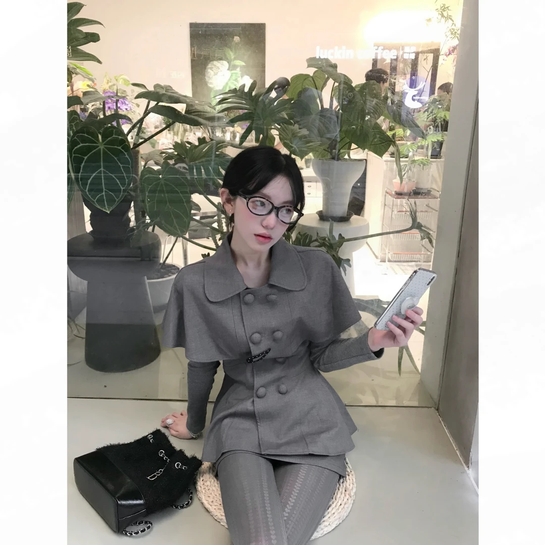 千金归来 修身斗篷娃娃领短外套名媛风套装秋季约会法式穿搭女