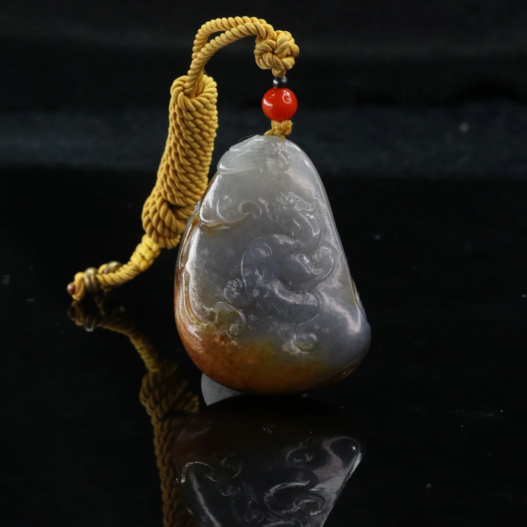 21和田玉红皮青花仿古吊坠/200352上海嘉禾拍卖