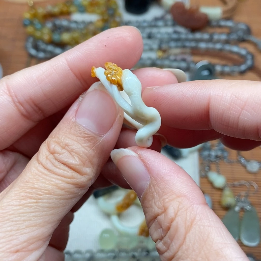 蛇纹石玉指环未镶嵌咸*宝