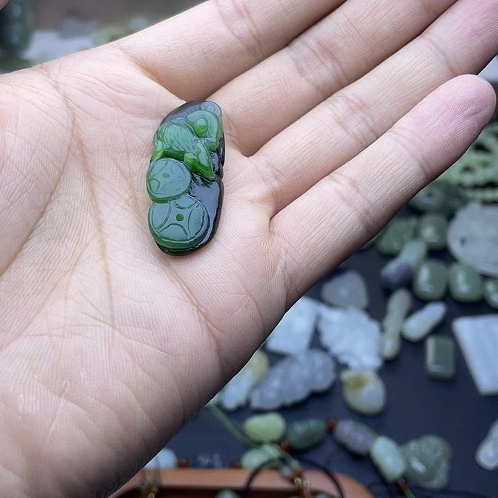 和田玉（糖玉）未镶嵌颈饰