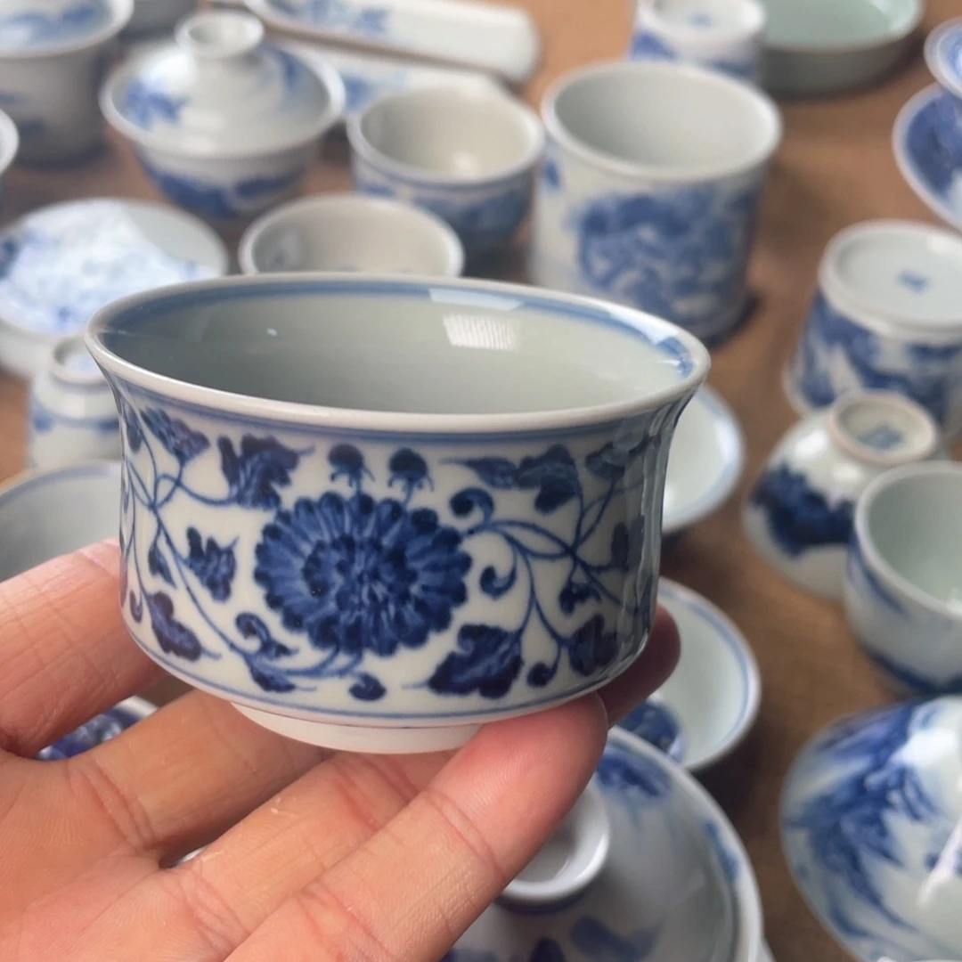 景德镇陶瓷团菊束腰马蹄杯