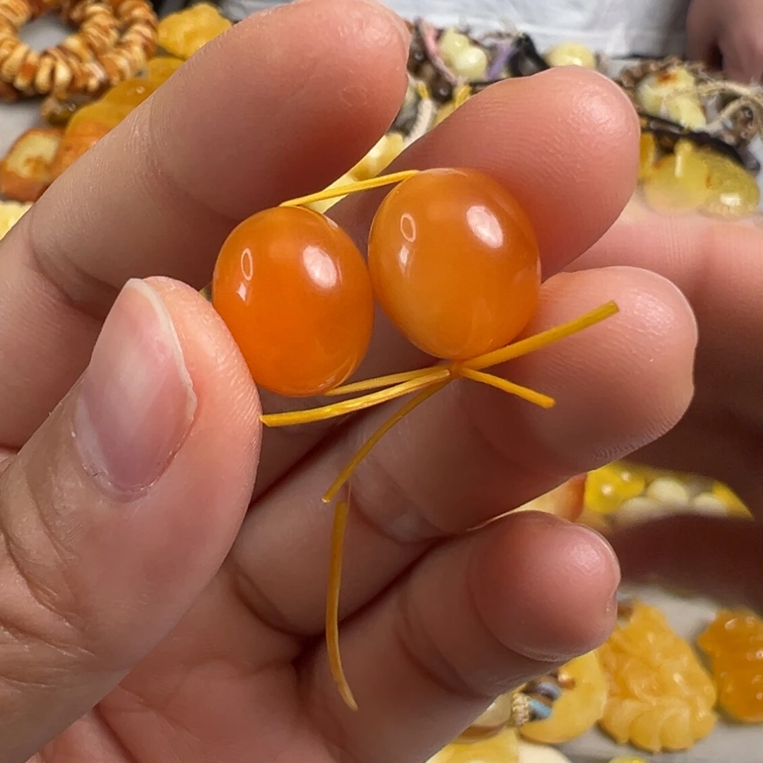 蜜蜡未镶嵌裸石微瑕