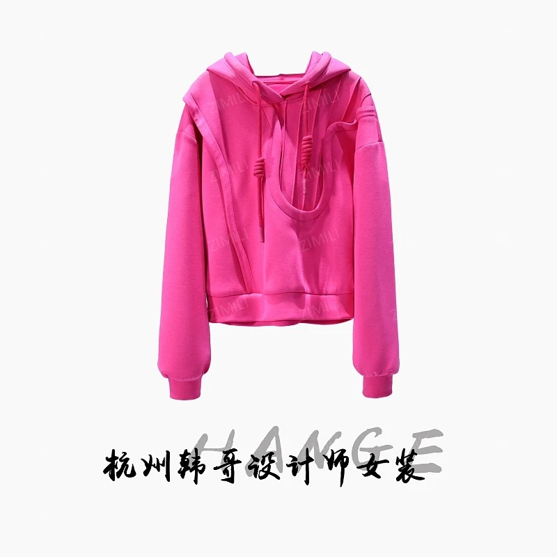 【韩哥女装】2025秋冬新品《寒绯樱》玫红色盘花拼接连帽卫衣5715-K2