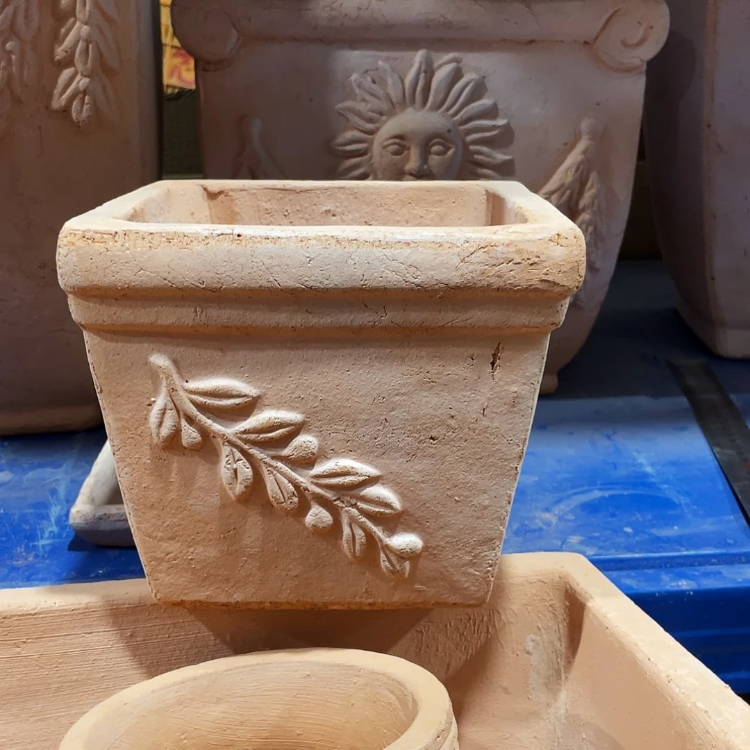 口18×15      欧式手工花盆一个