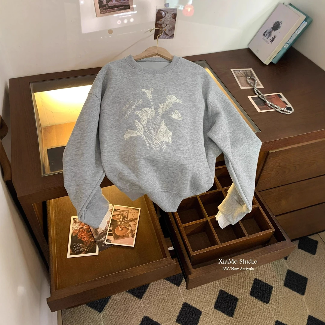 大码胖显瘦灰色刺绣加绒卫衣女2025冬新款拼接蕾丝设计感宽松上衣