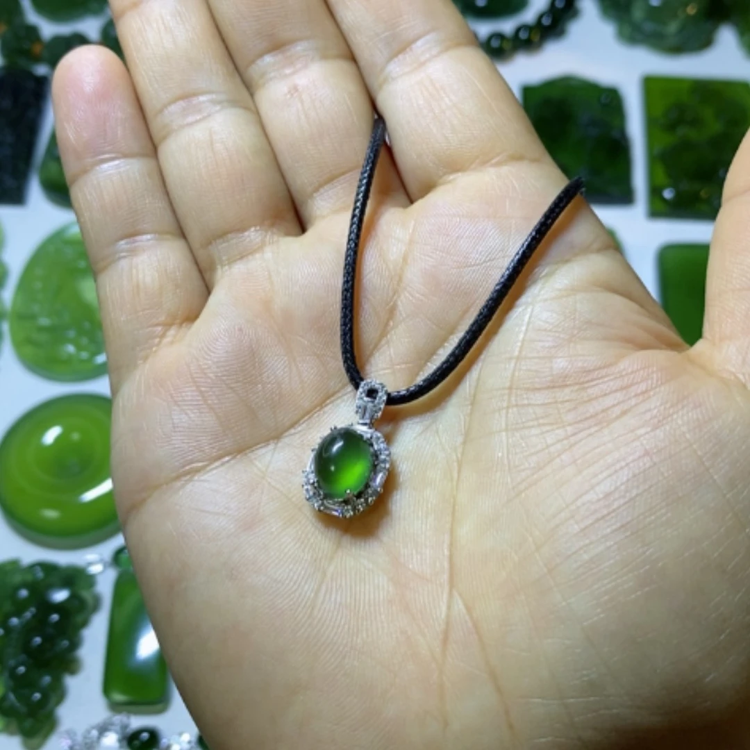 【闪购商品】银S925镶嵌蛇纹石玉颈饰