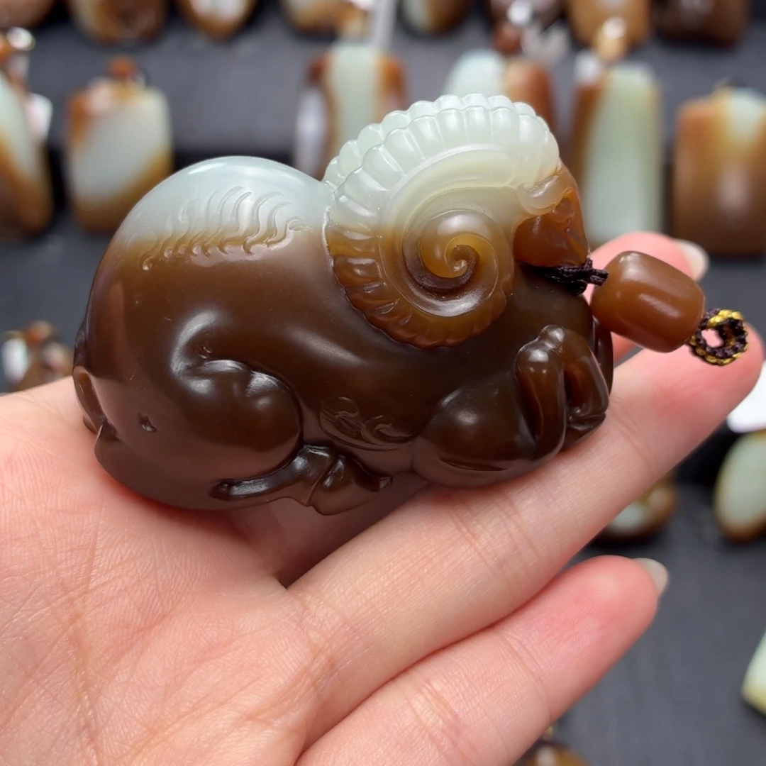 ➹****和田玉未镶嵌颈饰