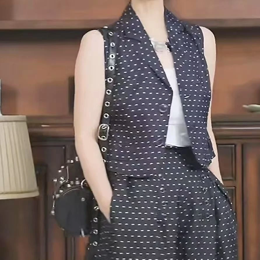 广樊服饰严选热尔维马甲