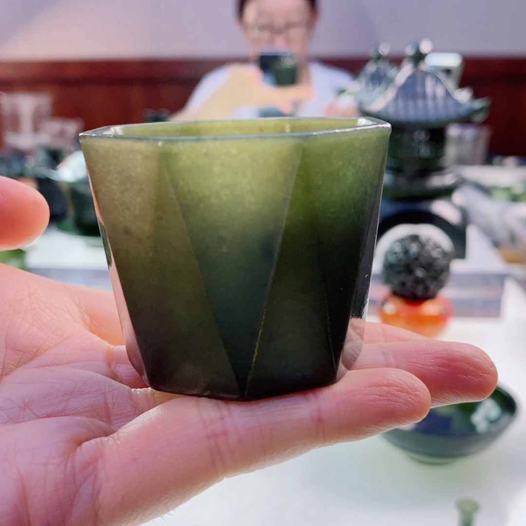 未镶嵌和田玉（青玉）摆件