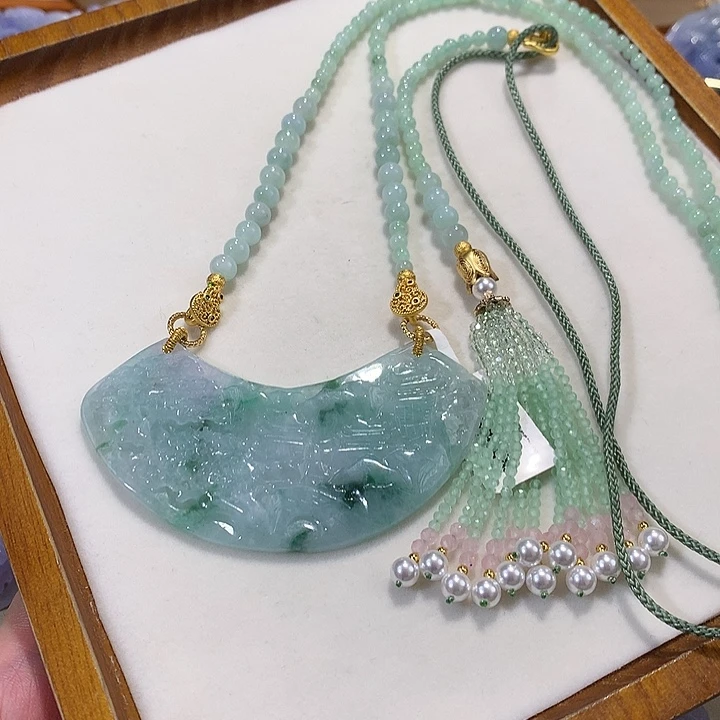 翡翠未镶嵌颈饰翡翠吊坠