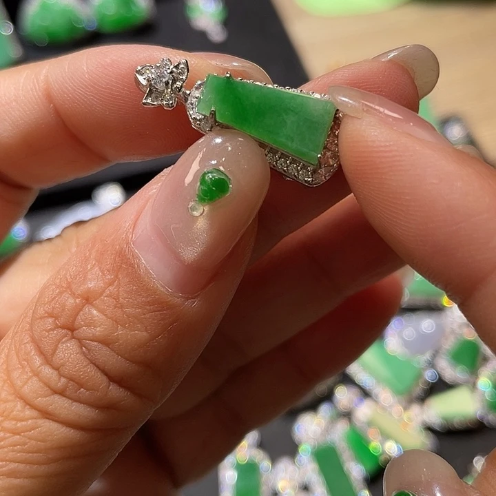 翡翠银S925镶嵌颈饰