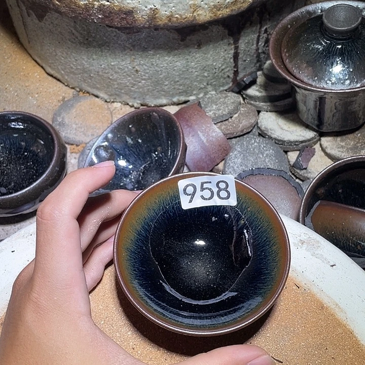 摆件提出建议在这里继续等待自己