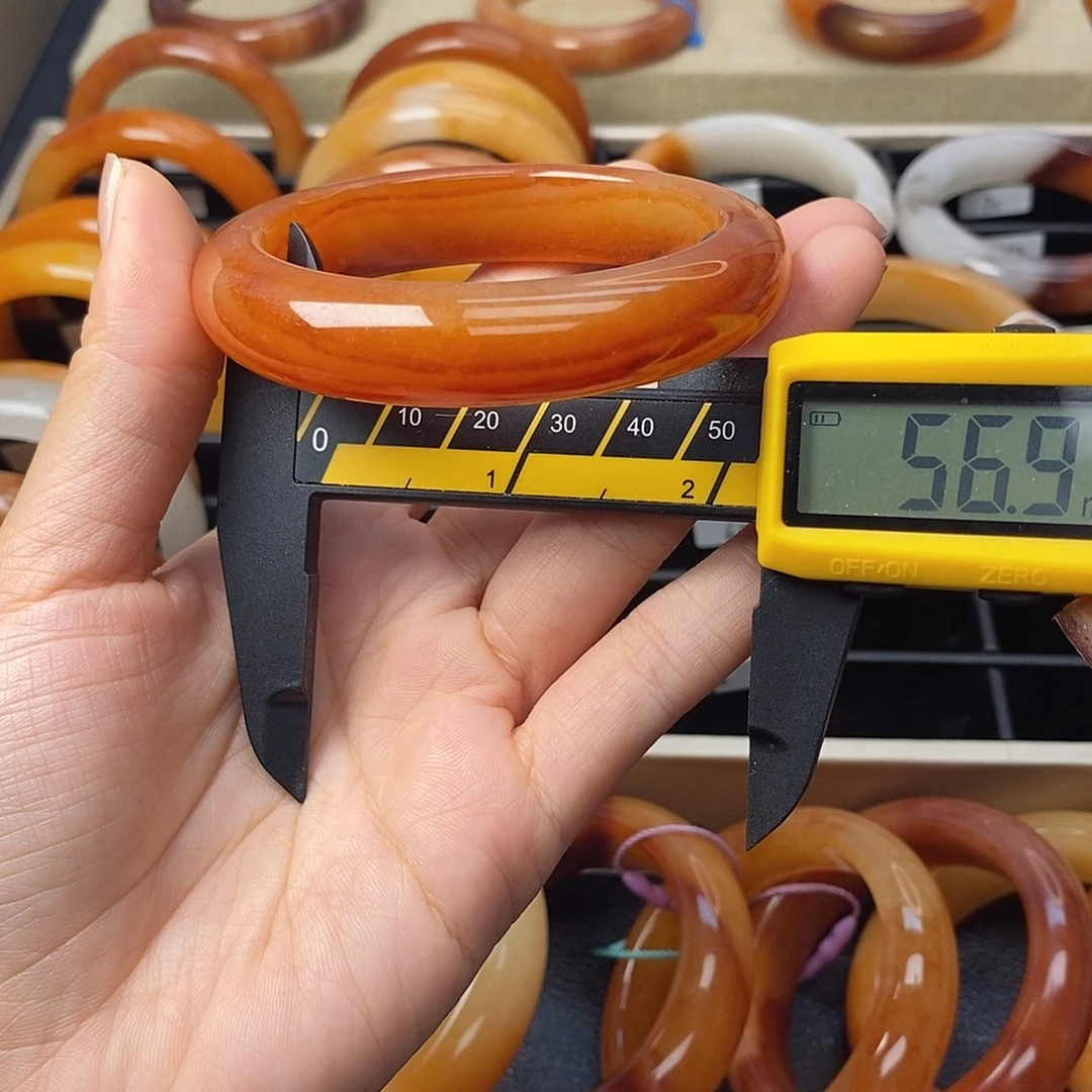 未镶嵌石英质玉（黄龙玉）手镯56号