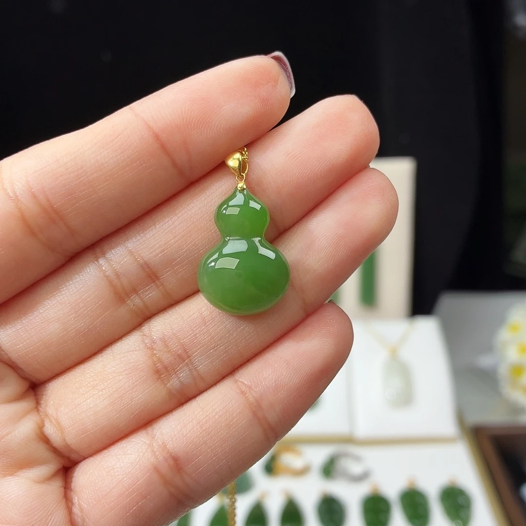 和田玉（碧玉）18K金镶嵌吊坠(赠链)