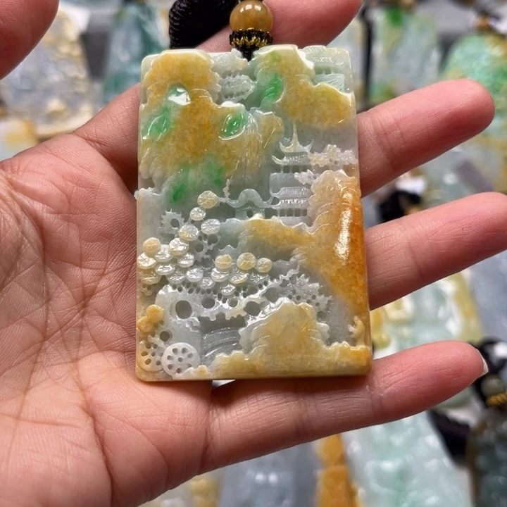 杰***修翡翠未镶嵌颈饰挂件