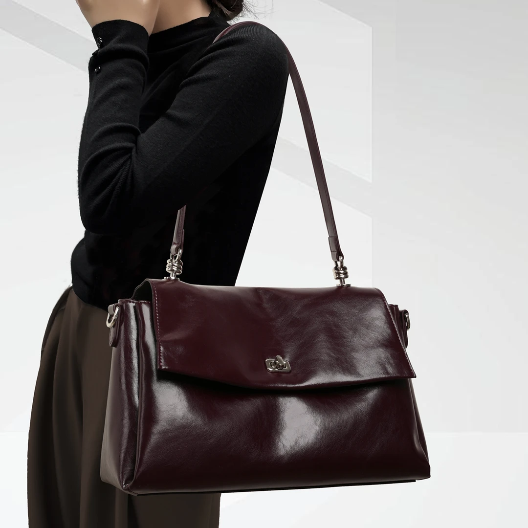 CCAMO女士斜挎包女款爆款2025新款流行百搭包包上班通勤真皮女包