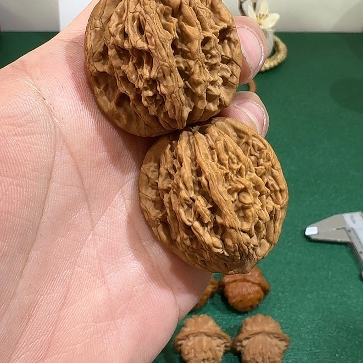 文玩核桃把件闪1，麦穗虎头38尺