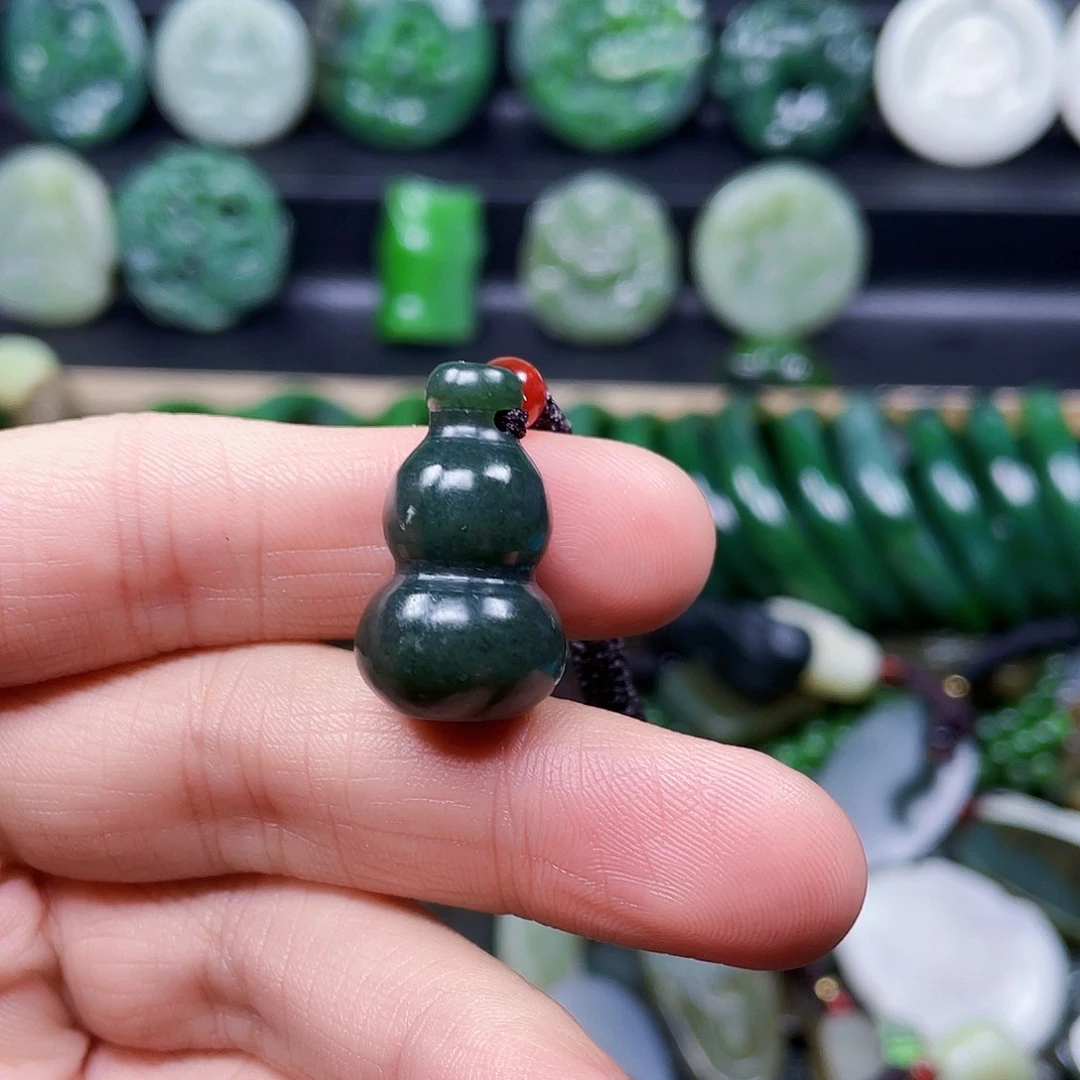 和田玉未镶嵌珠宝半成品