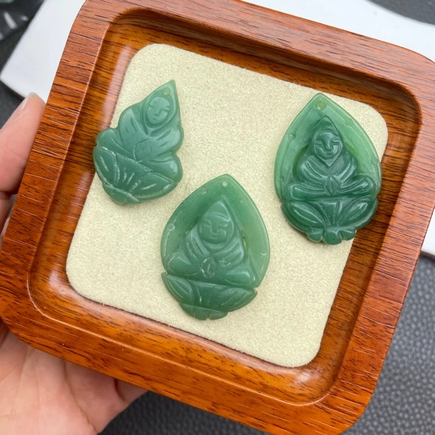 952密玉老料中大款观音水滴形吊坠（多样性发其一）