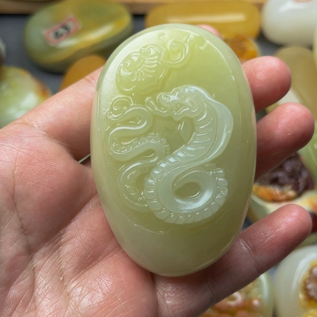 石材方解石手把件蛇