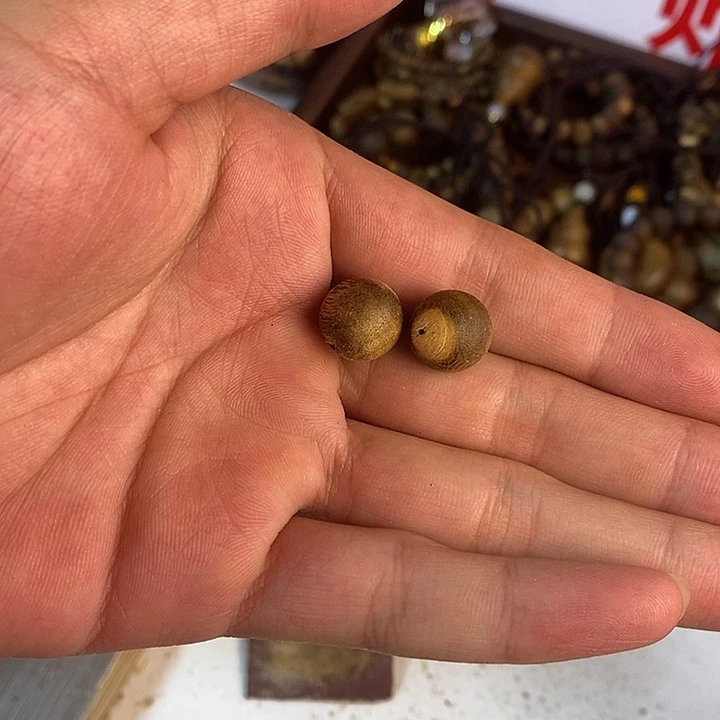 奇楠散珠1.0mm两科