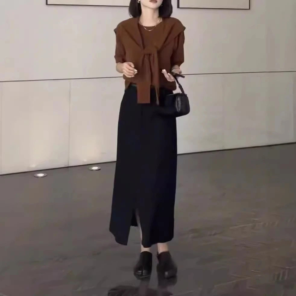 24707新款时尚气质中袖宽松带披肩上衣开叉半身裙女装两件套