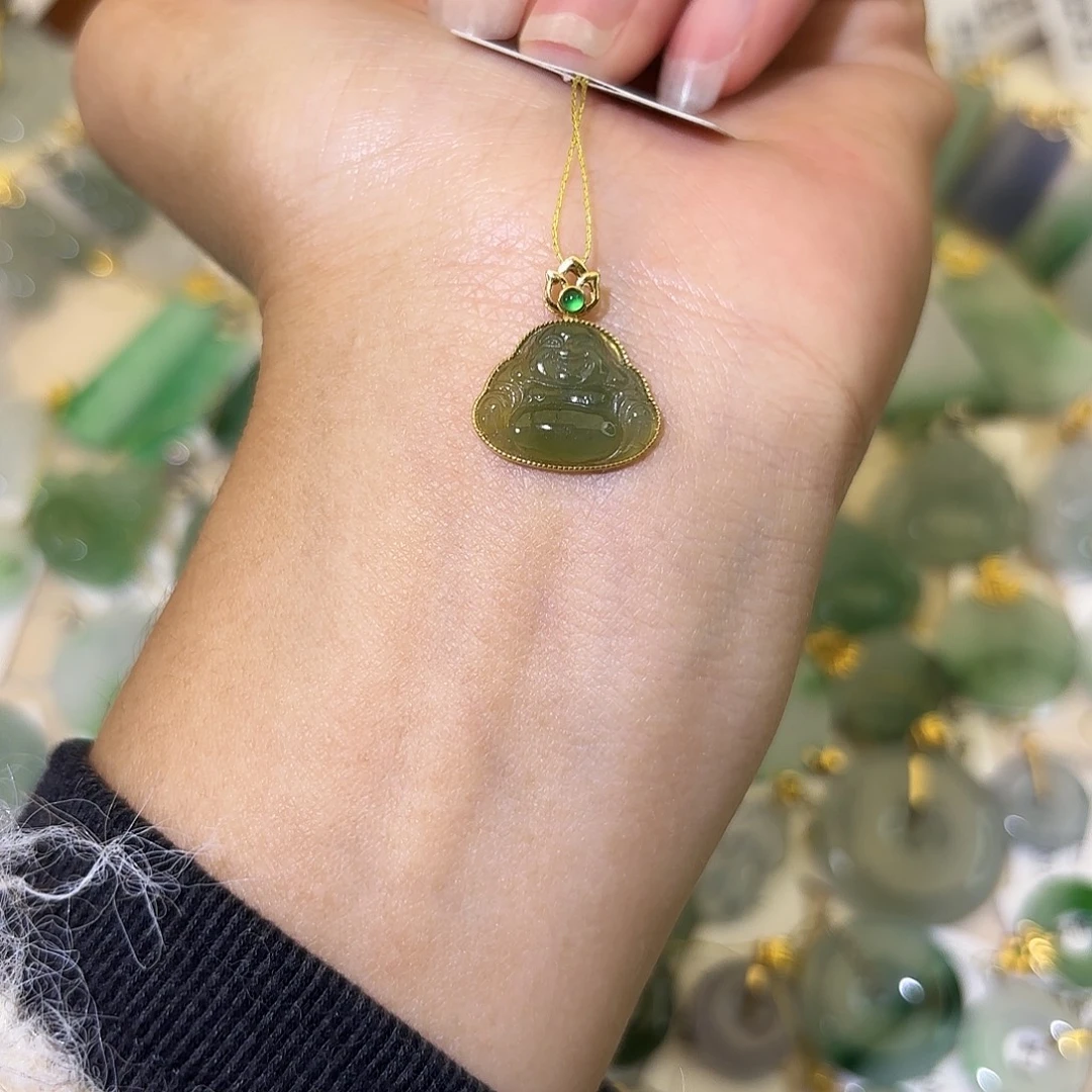 翡翠18K金镶嵌颈饰佛公