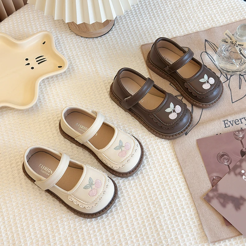 女童皮鞋春秋2025新款小女孩绣花儿童公主鞋婴儿鞋子软底宝宝单鞋