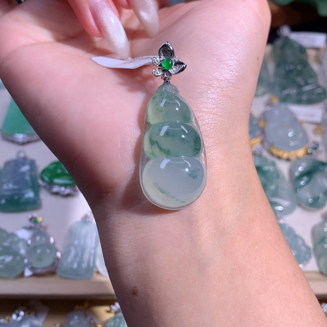 翡翠吊坠(不含链)18K金镶嵌