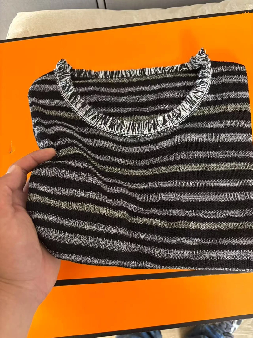 《敬畏》 新款流苏圆领针织衫女