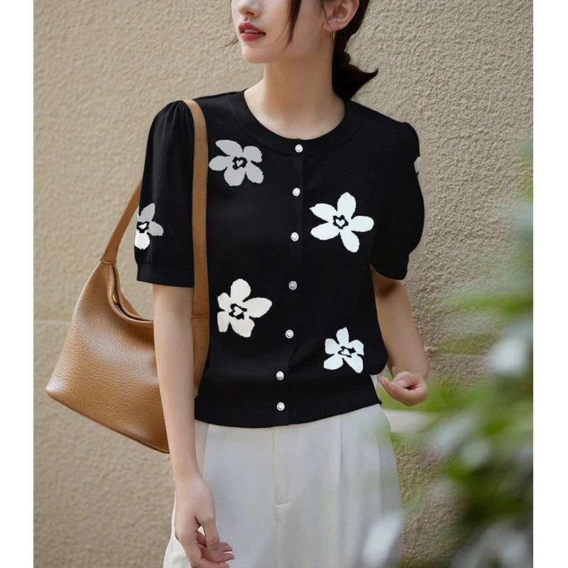 2025新款单排扣花朵针织衫女设计感小众圆领短袖洋气百搭上衣1265