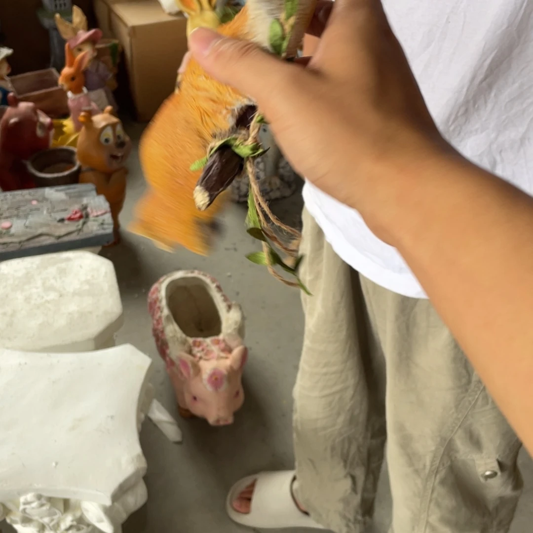 【闪购商品】树脂爬绳松鼠挂件