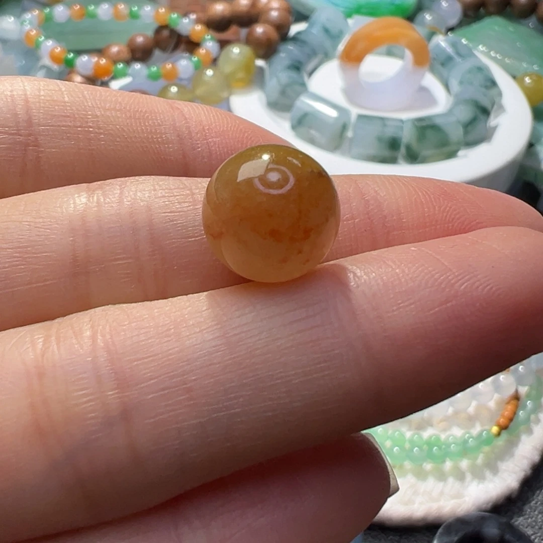 小***兽翡翠未镶嵌颈饰翡翠