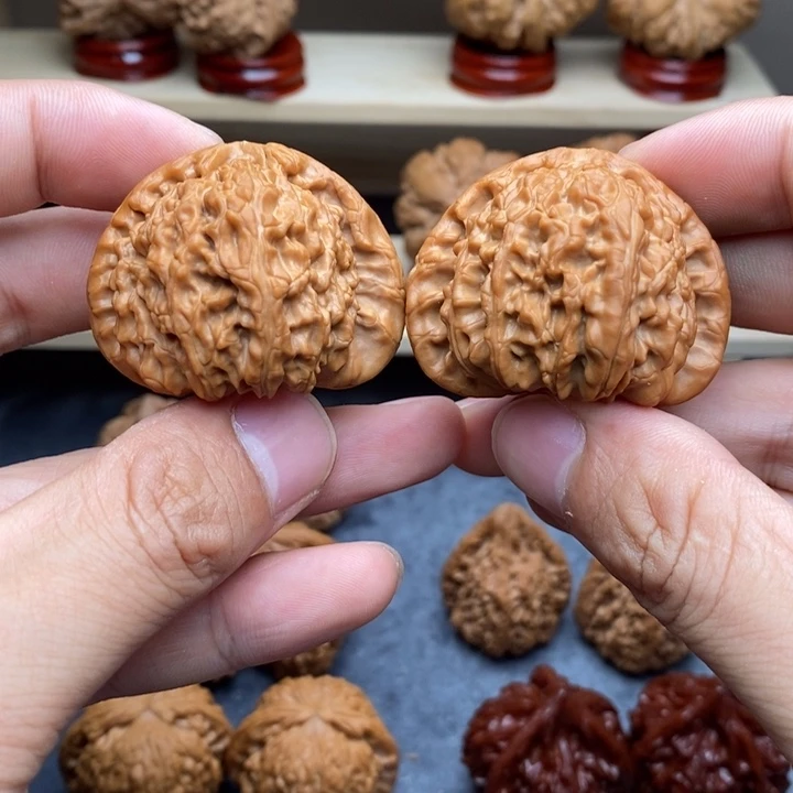 文玩核桃把件三角白